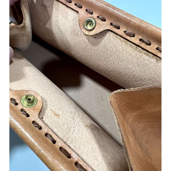 Vintage Hand-tooled Leather Purse - Picture 6 of 7